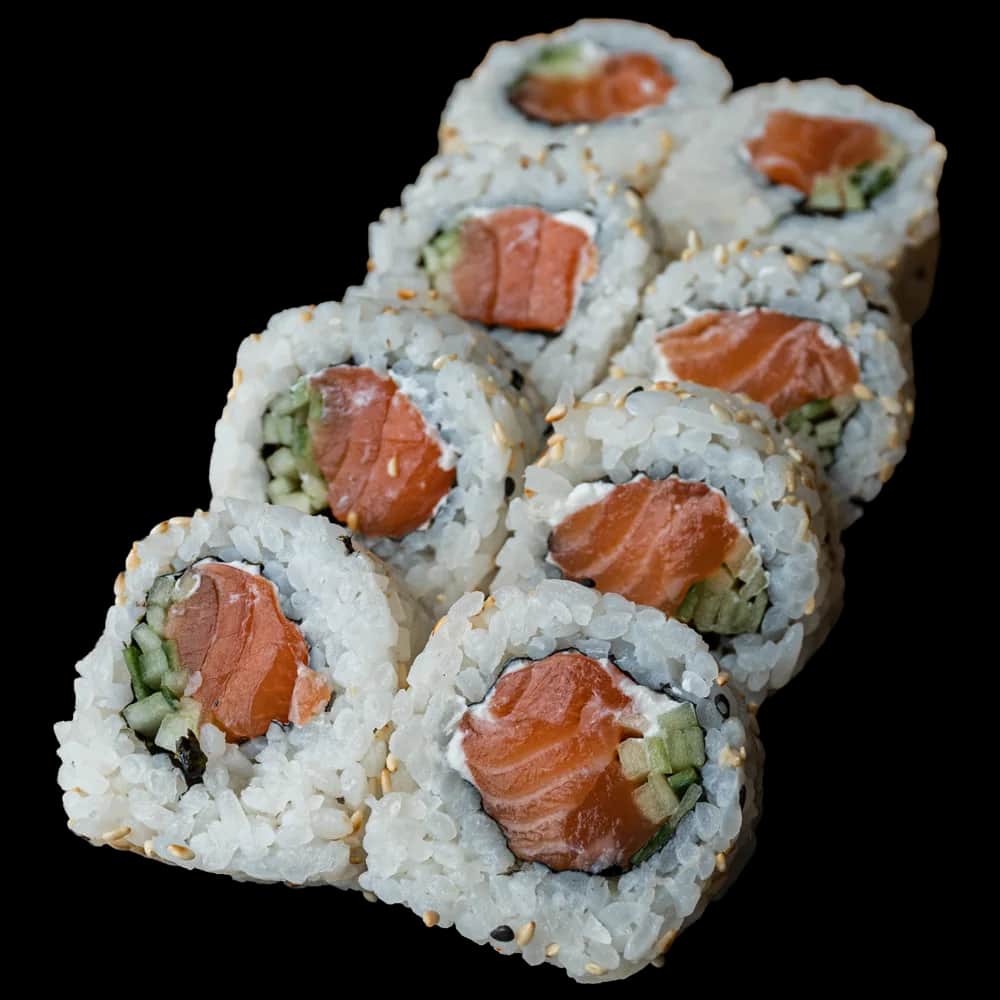 California Maki (8 szt.) – Łosoś surowy, serek, ogórek
