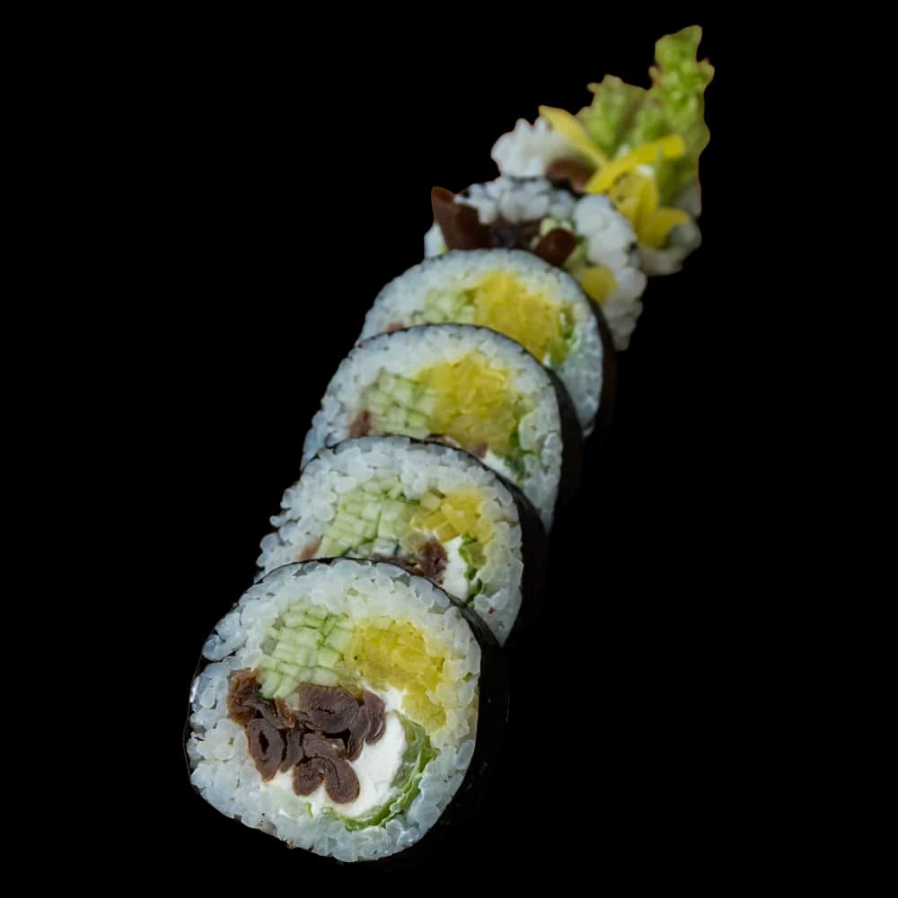 Futomaki – Wege, serek, ogórek, kanpyo, oshinko (6 szt.)