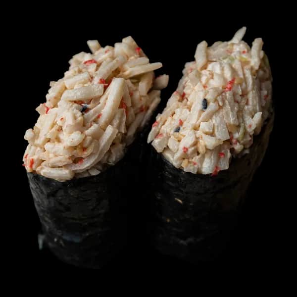 Gunkan – Sałatka surimi (2 szt.)