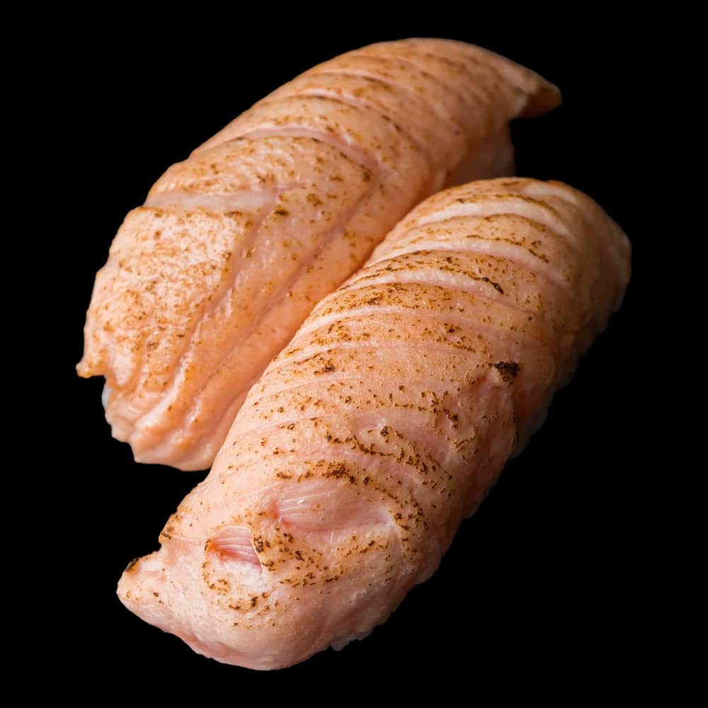 Nigiri – Opiekany łosoś (2 szt.)
