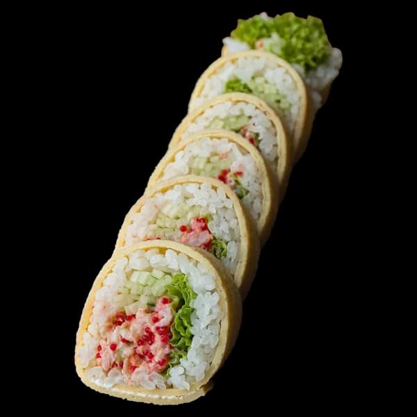 Tamago Maki – Sałatka z krewetek, ogórek (6 szt.)