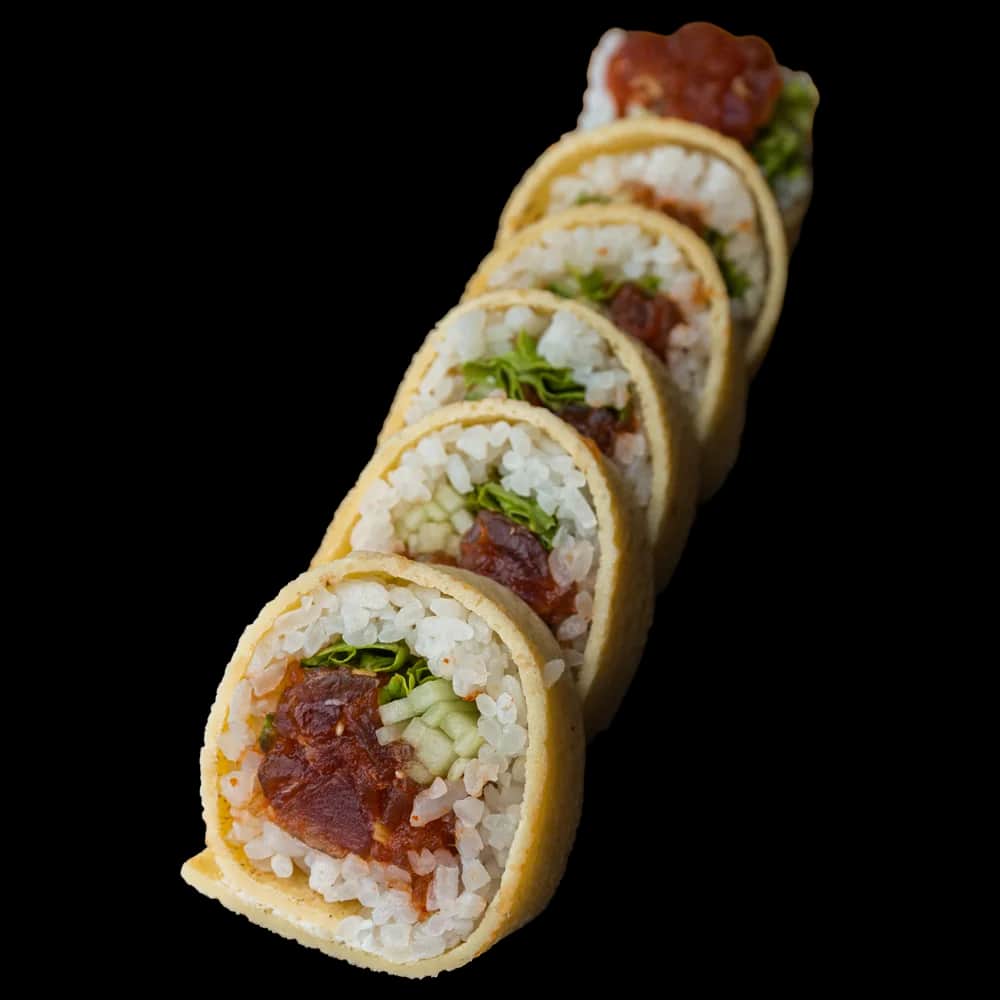 Tamago Maki – Tatar z tuńczyka, ogórek (6 szt.)