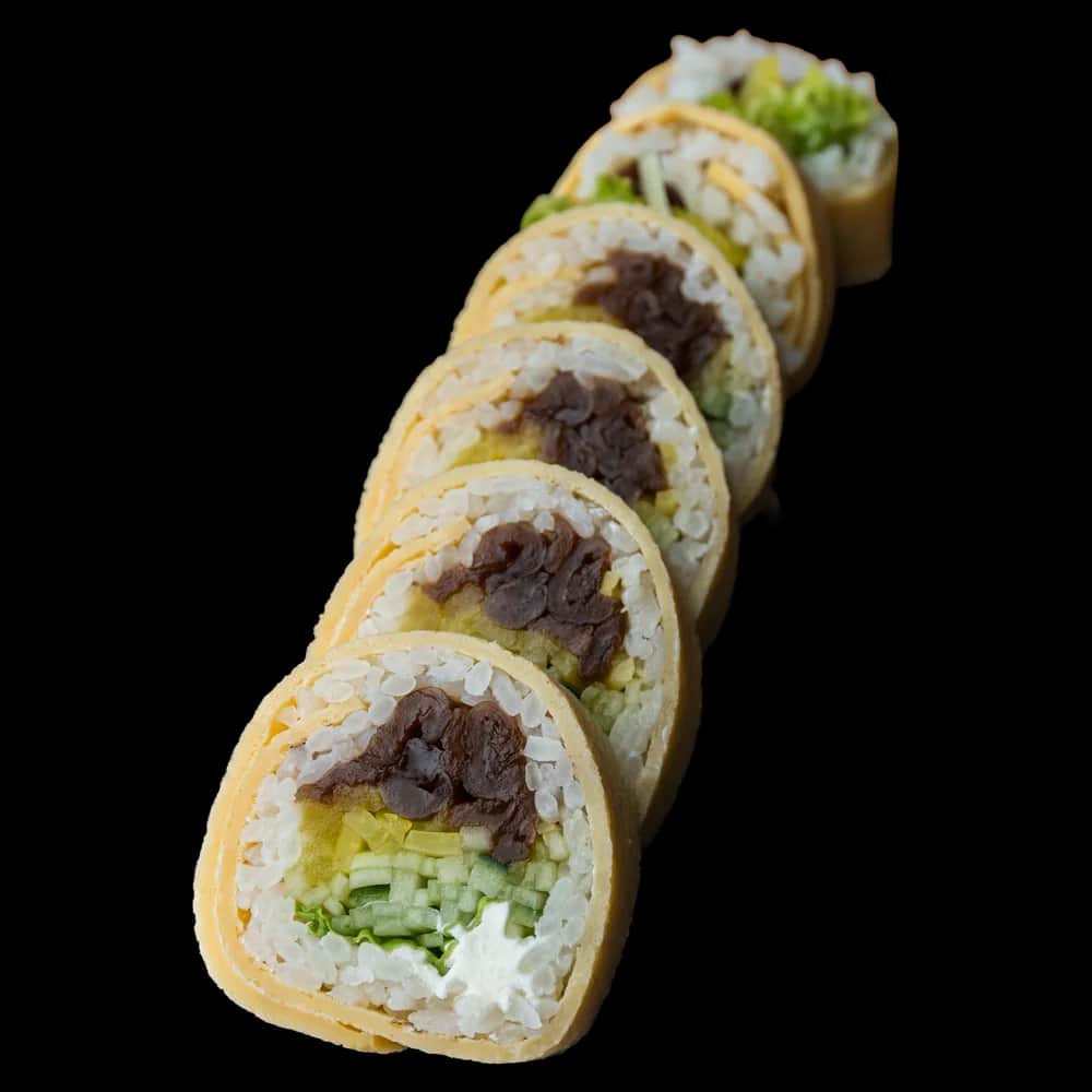 Tamago Maki – Wege, serek, ogórek, kanpyo, oshinko (6 szt.)