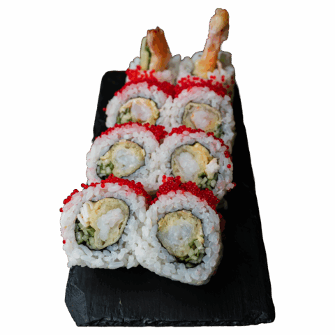 California Maki Gold – Krewetka w tempurze, spicy mayo, por, ogórek w środku; kawior na zewnątrz (8 szt.)